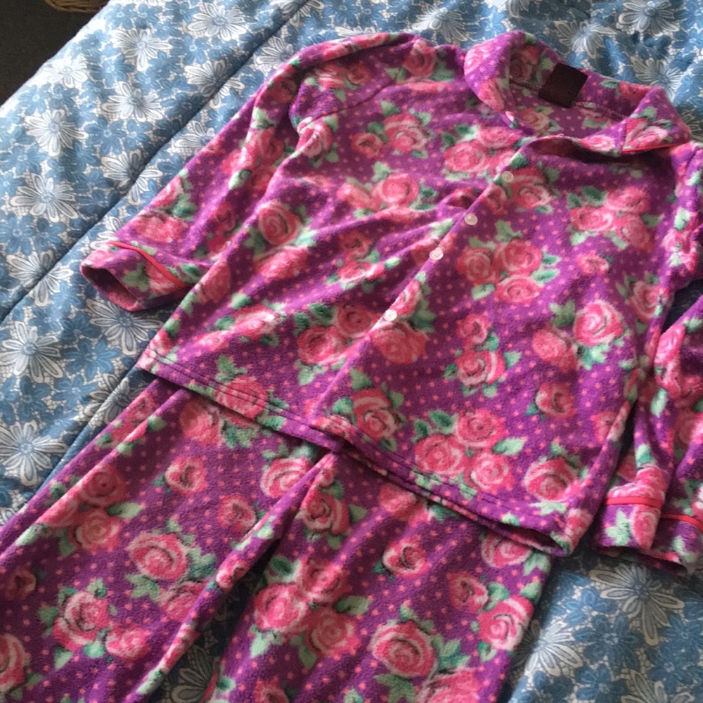 Purple with Pink Roses Pijama